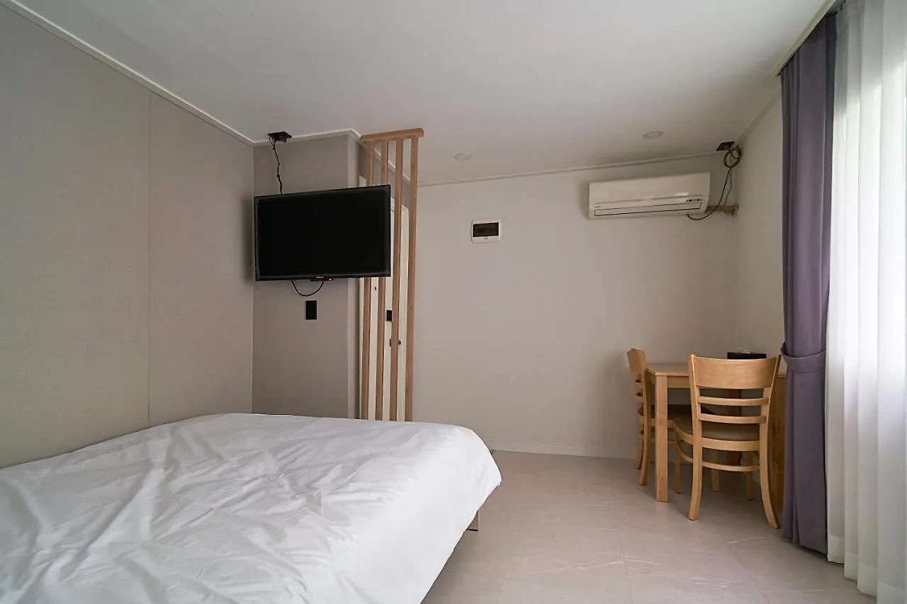 Apartament Jinsim House In Hongdea Seul