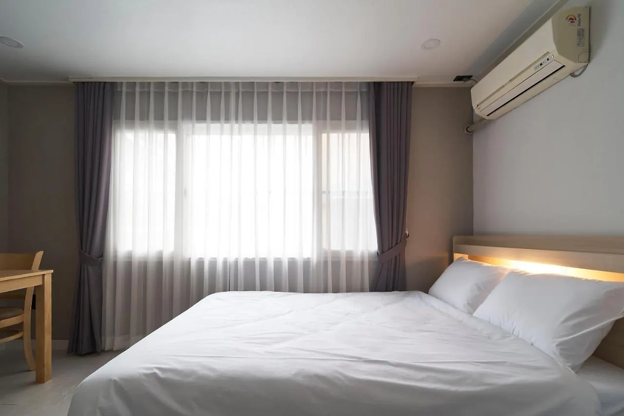 Appartamento Jinsim House In Hongdea Seul 0*,